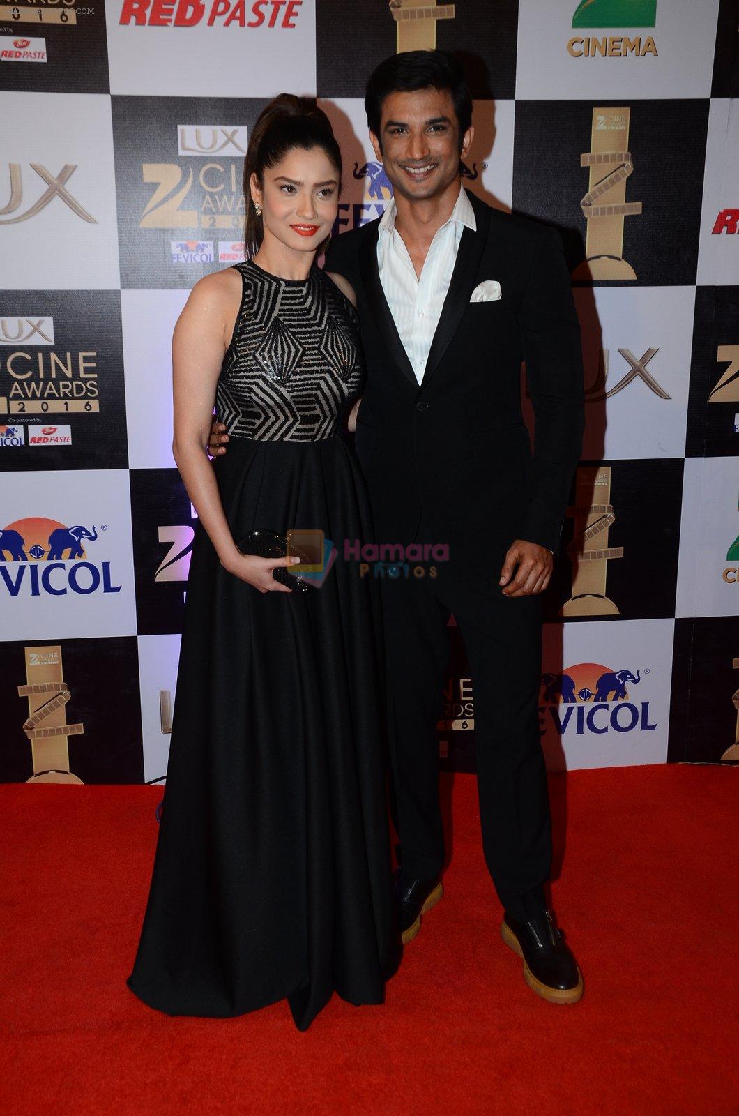 Sushant Singh Rajput, Ankita Lokhande at zee cine awards 2016 on 20th Feb 2016