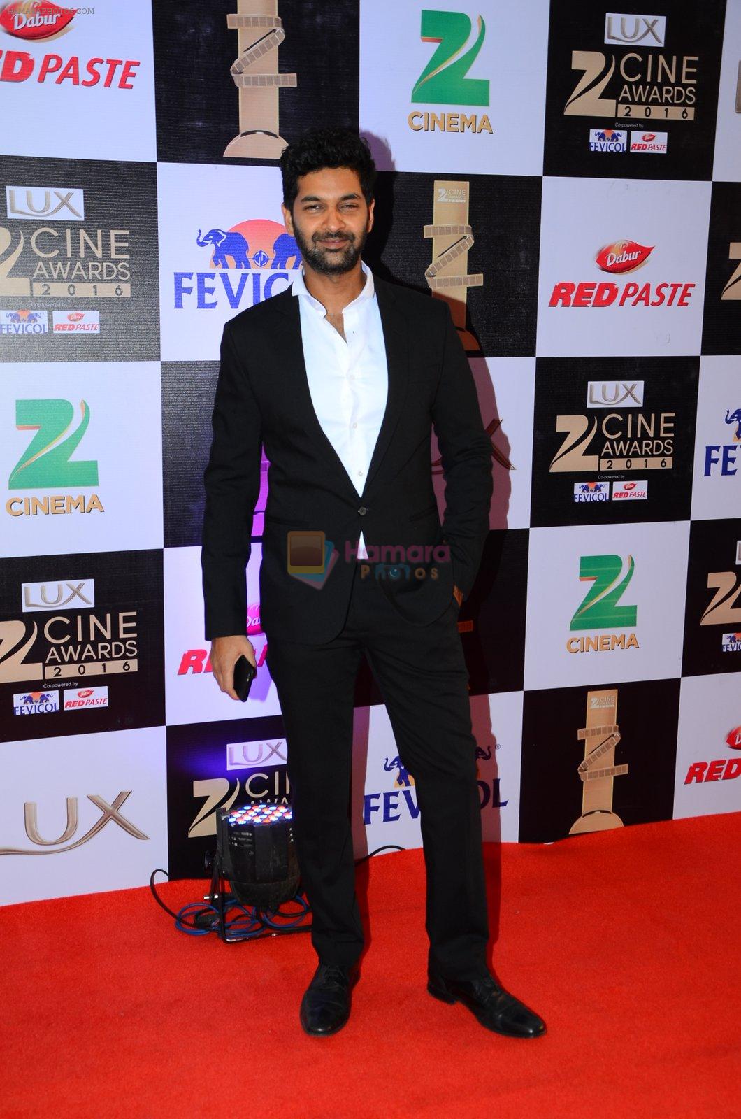 Purab Kohli at zee cine awards 2016 on 20th Feb 2016