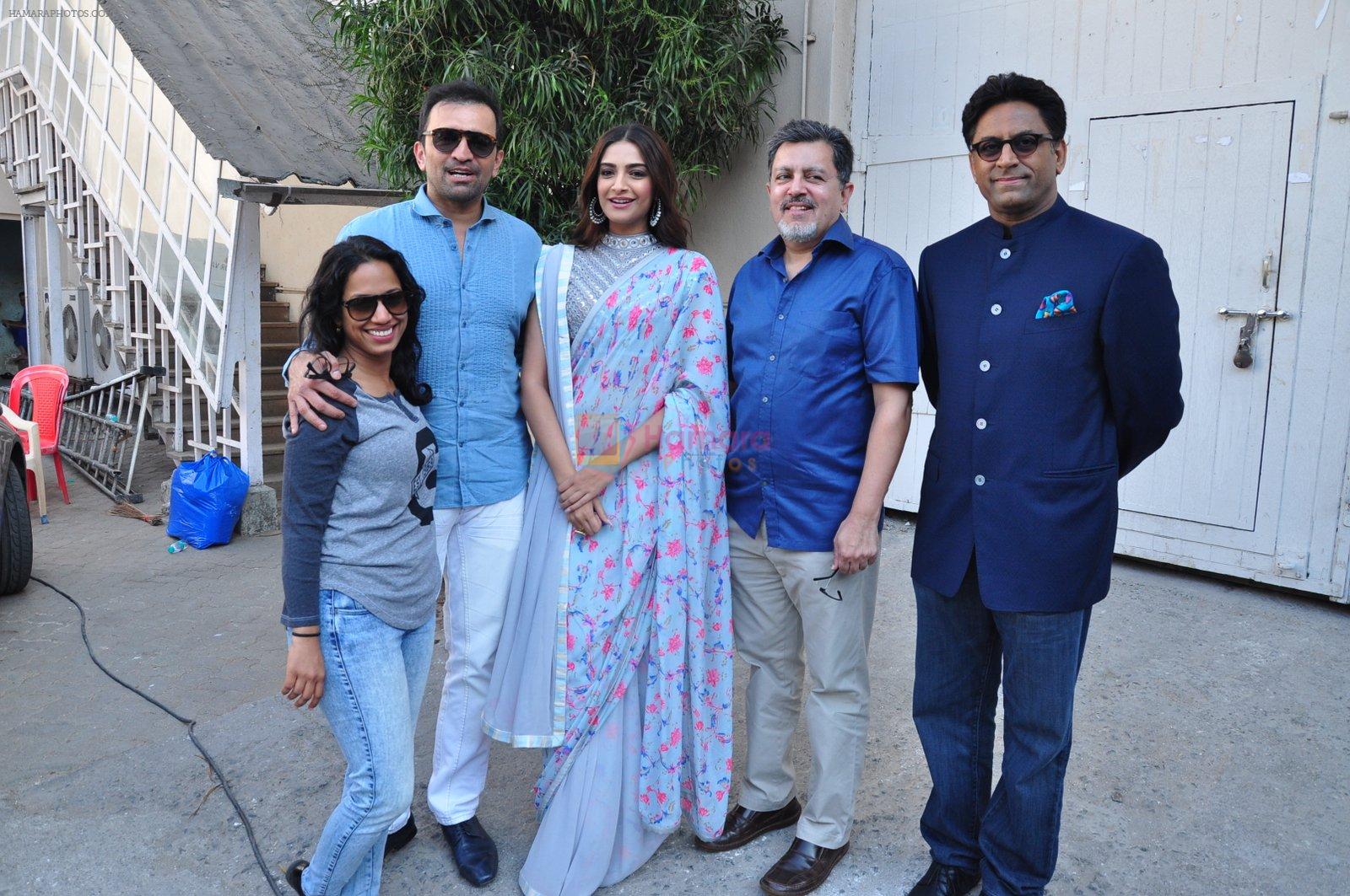 Sonam Kapoor, Atul Kasbekar, Ram Madhvani promotes Neerja in Mumbai on 21st Feb 2016