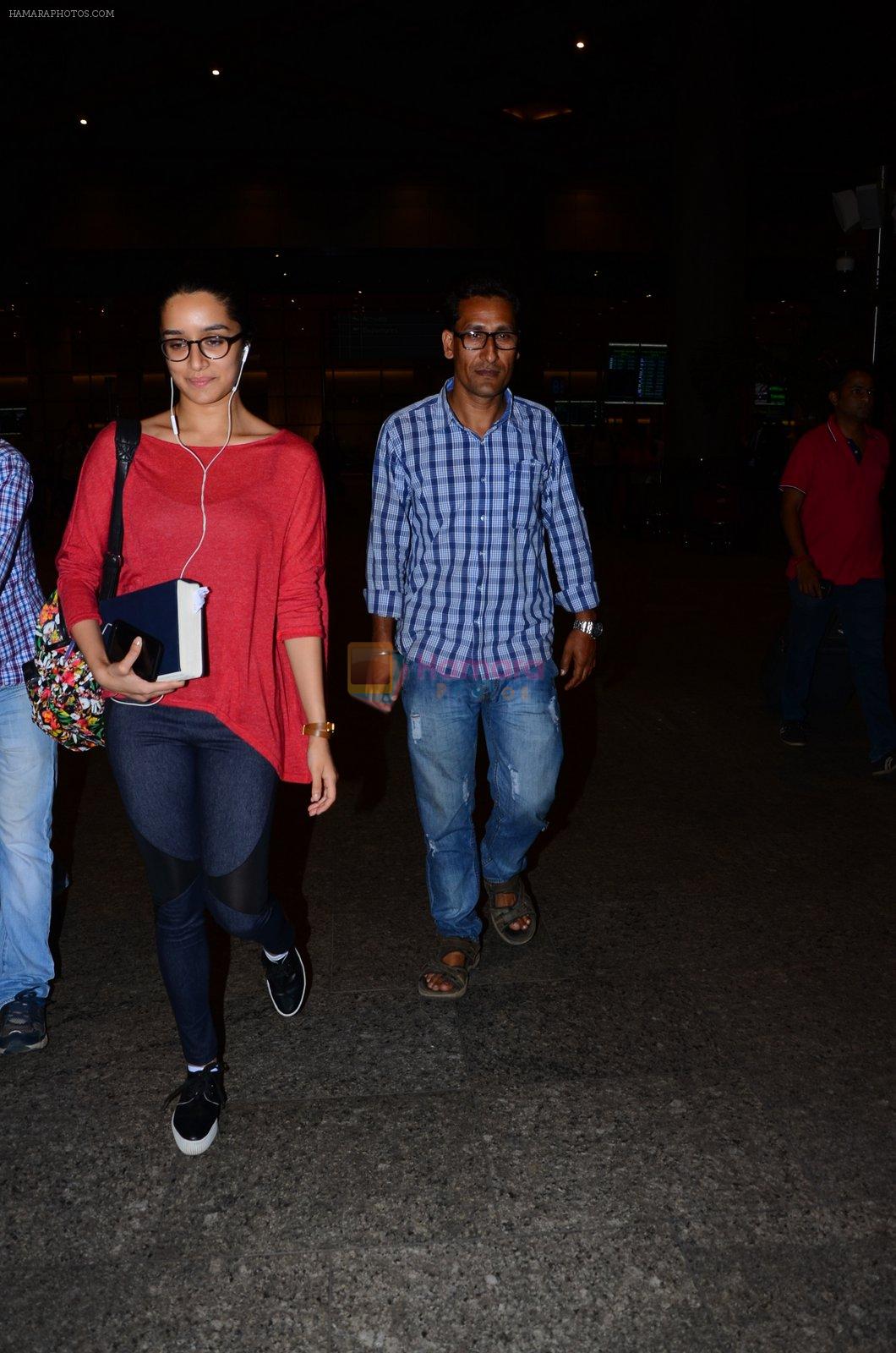 Shraddha Kapoor snapped at international airport in Mumbai on 23rd Feb 2016