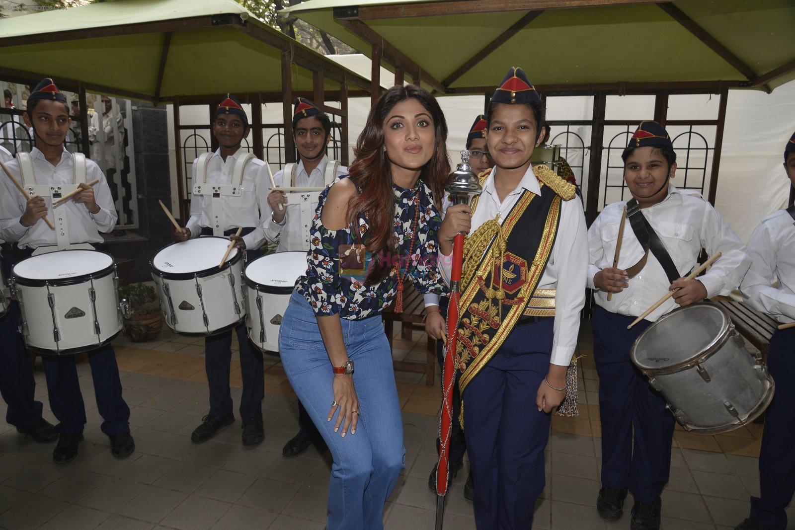 Shilpa Shetty at Jamnabai school for bonzai exhibition in Mumbai on 24th Feb 2016