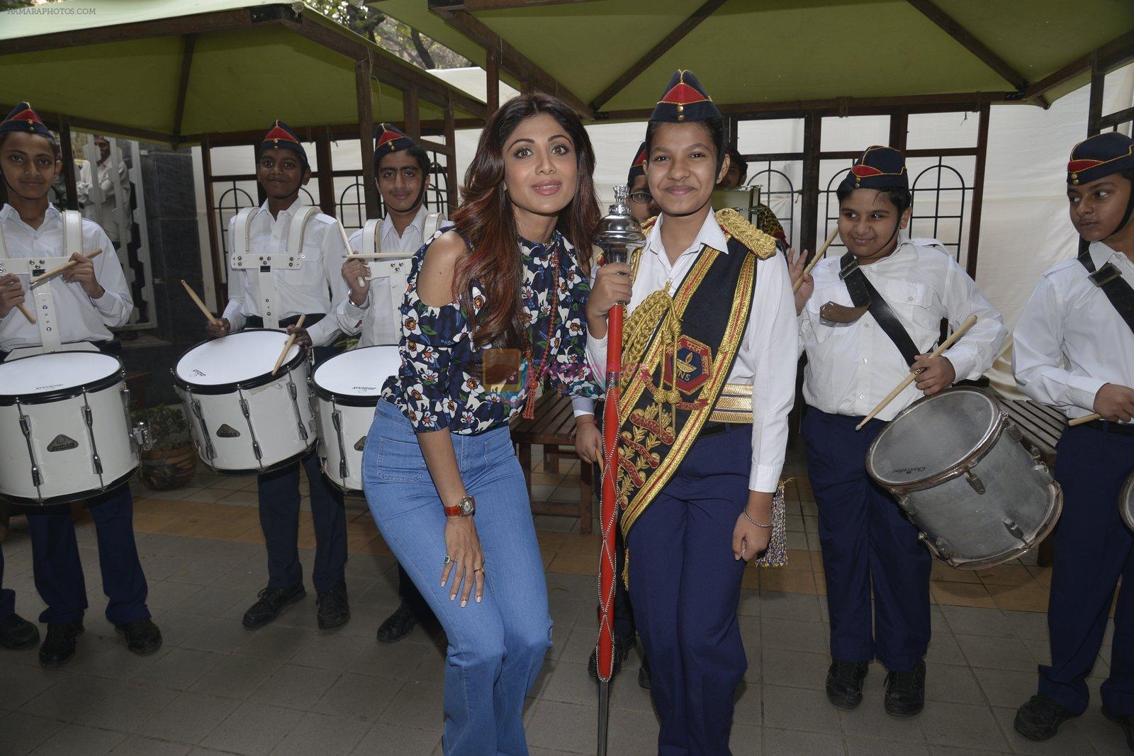 Shilpa Shetty at Jamnabai school for bonzai exhibition in Mumbai on 24th Feb 2016