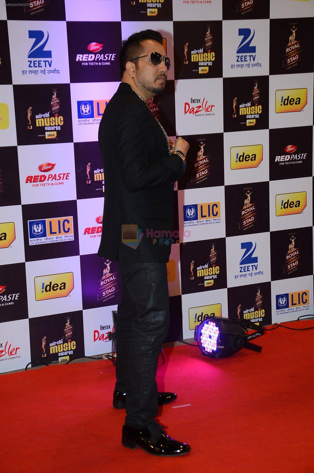 Mika Singh at radio mirchi awards red carpet in Mumbai on 29th Feb 2016