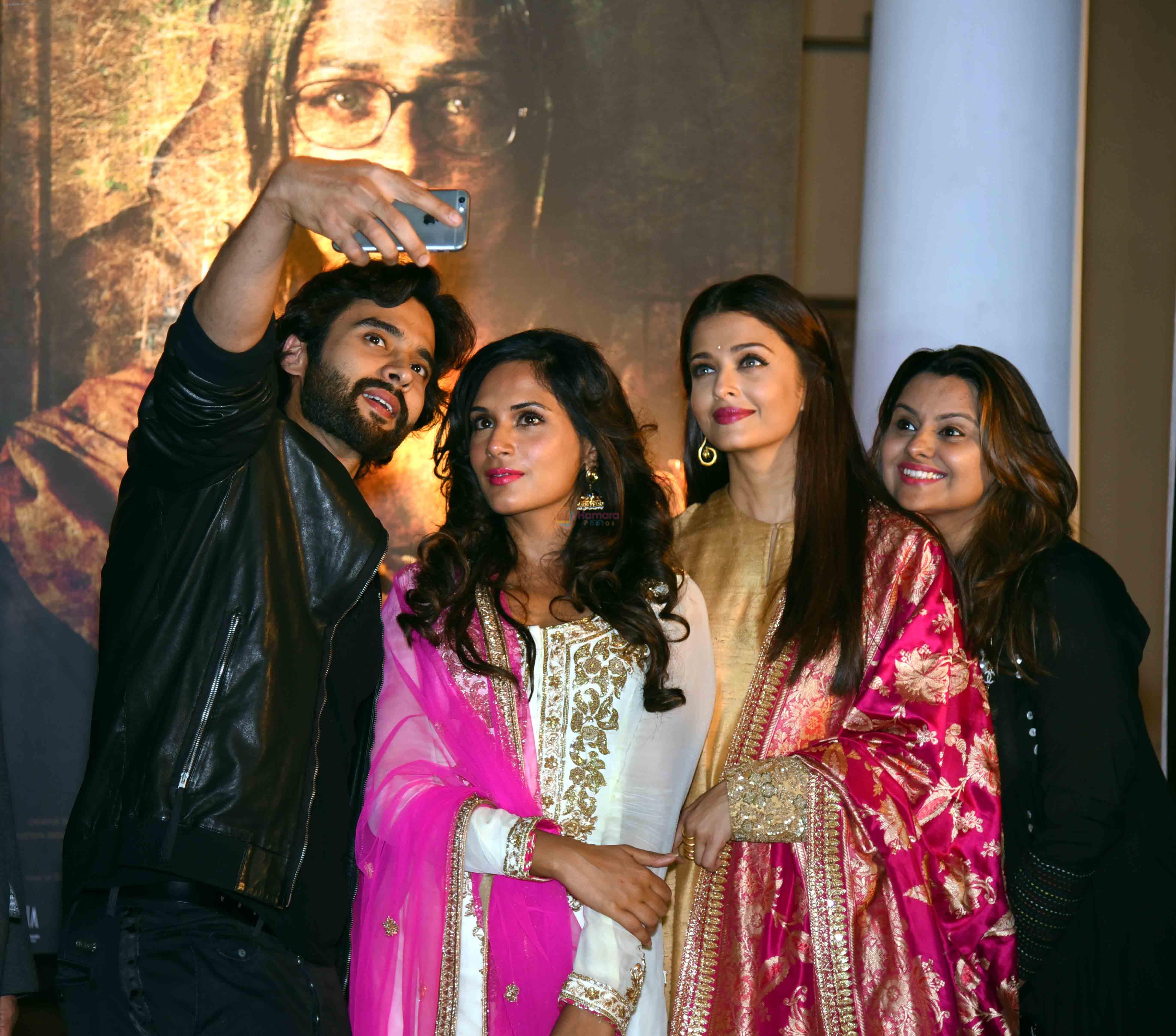Aishwarya Rai Bachchan, Richa Chadda at the first look launch of Sarbjit in Delhi on 29th Feb 2016