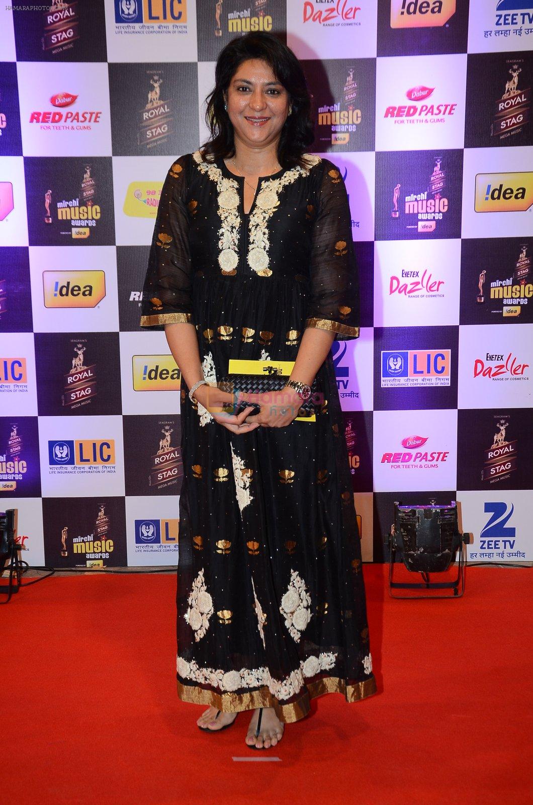 Priya Dutt at radio mirchi awards red carpet in Mumbai on 29th Feb 2016