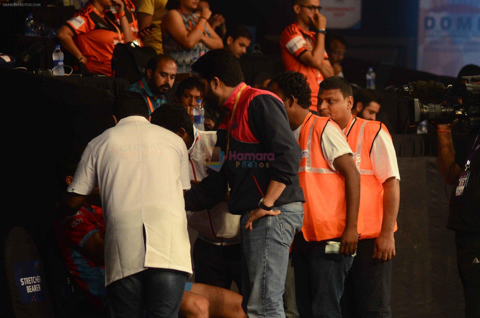 Abhishek Bachchan at prokabaddi match on 28th Feb 2016