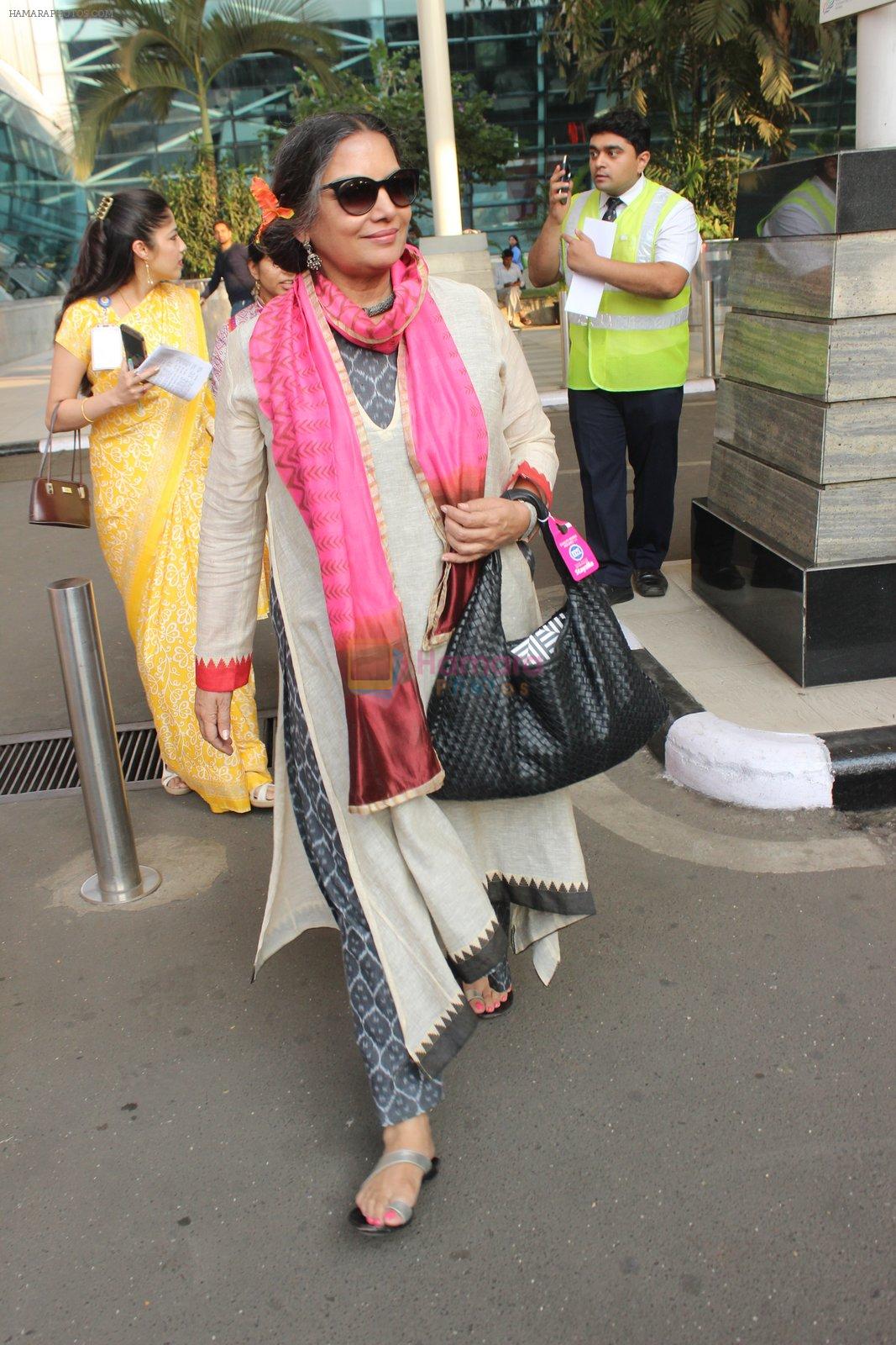 Shabana Azmi snapped at airport on 3rd MArch 2016