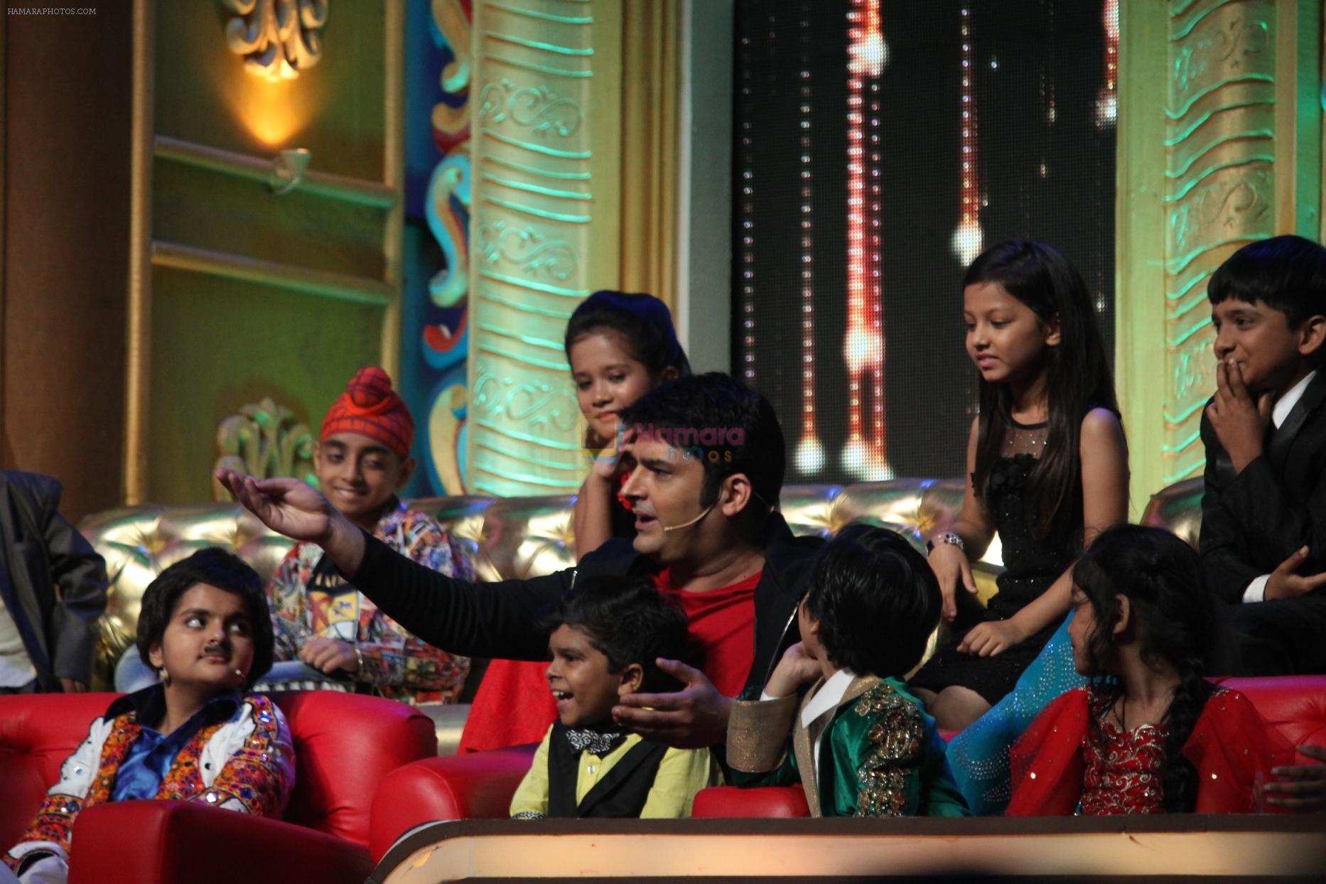 Kapil Sharma cheers the Finalists in India's Best Dramebaaz Grand Finale on 3rd March 2016