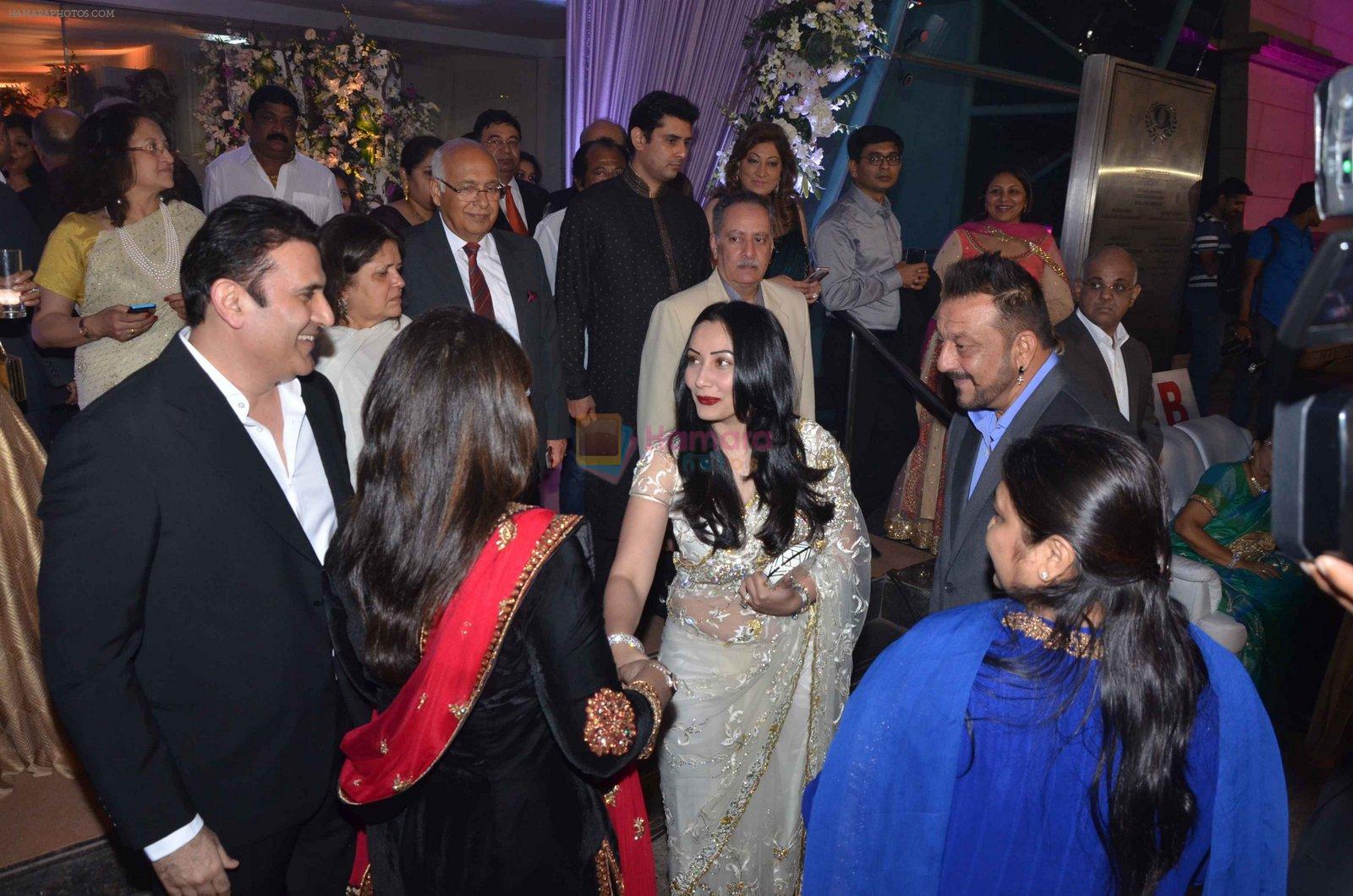 Sanjay Dutt, Manyata Dutt at Kresha Bajaj's wedding reception on 4th March 2016