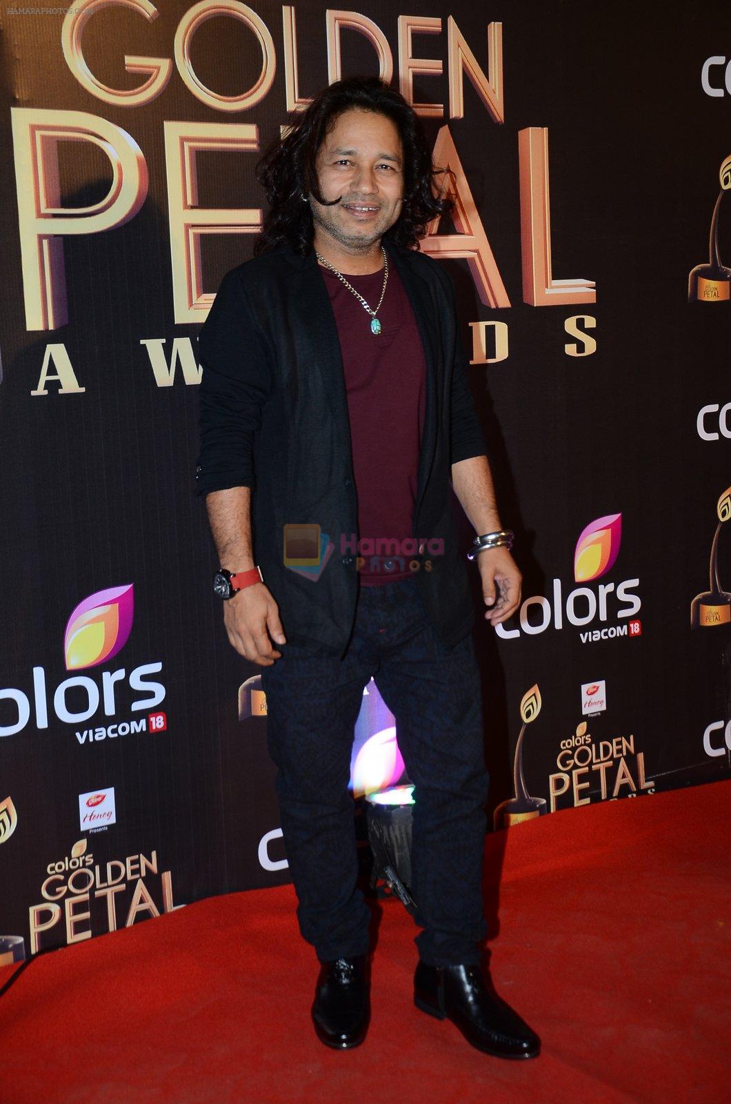 Kailash Kher at Golden Petal Awards in Mumbai on 6th March 2016