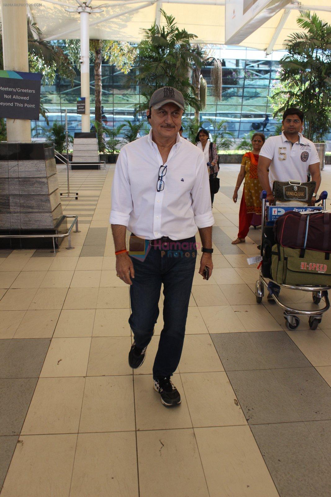 Anupam Kher snapped at airport on 6th March 2016