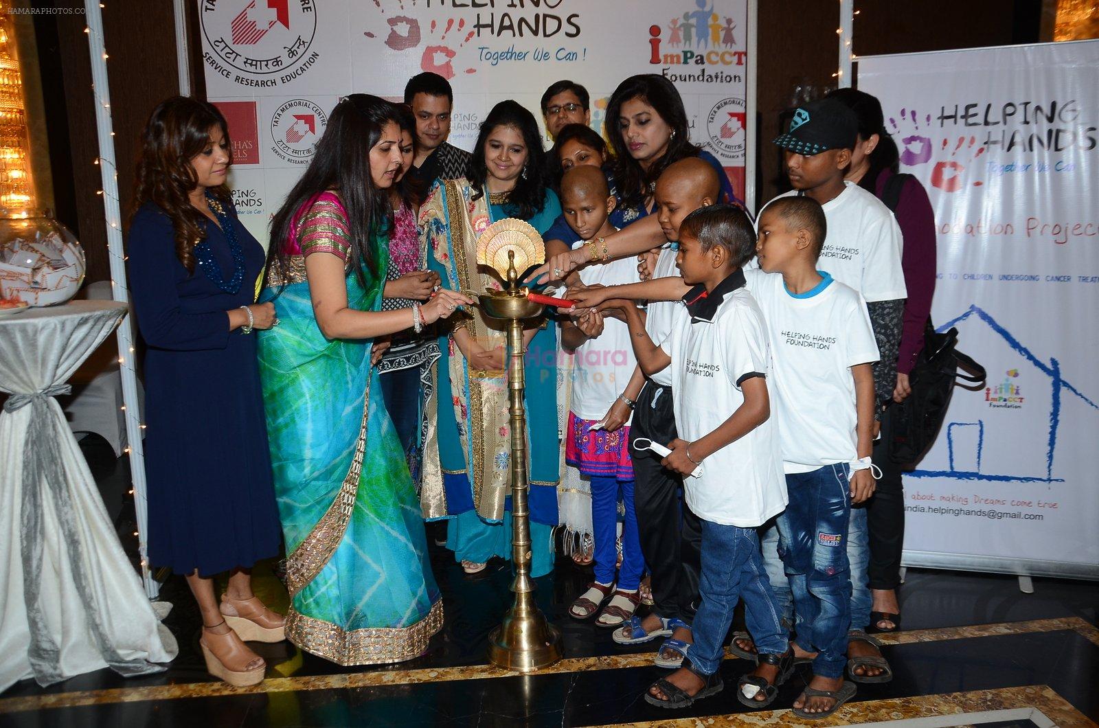 Nachiket Barve at Helping Hands Foundation Fundraiser Event in Mumbai on 9th March 2016