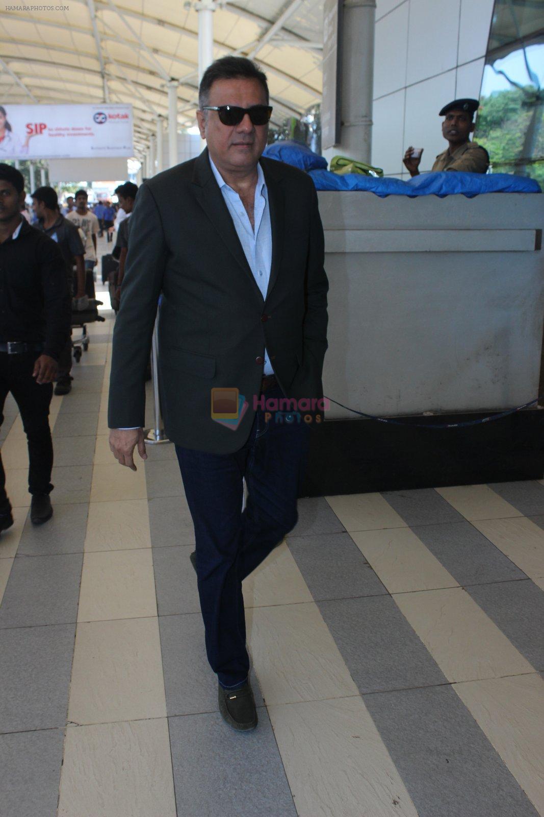 Boman Irani snapped at airport on 10th March 2016