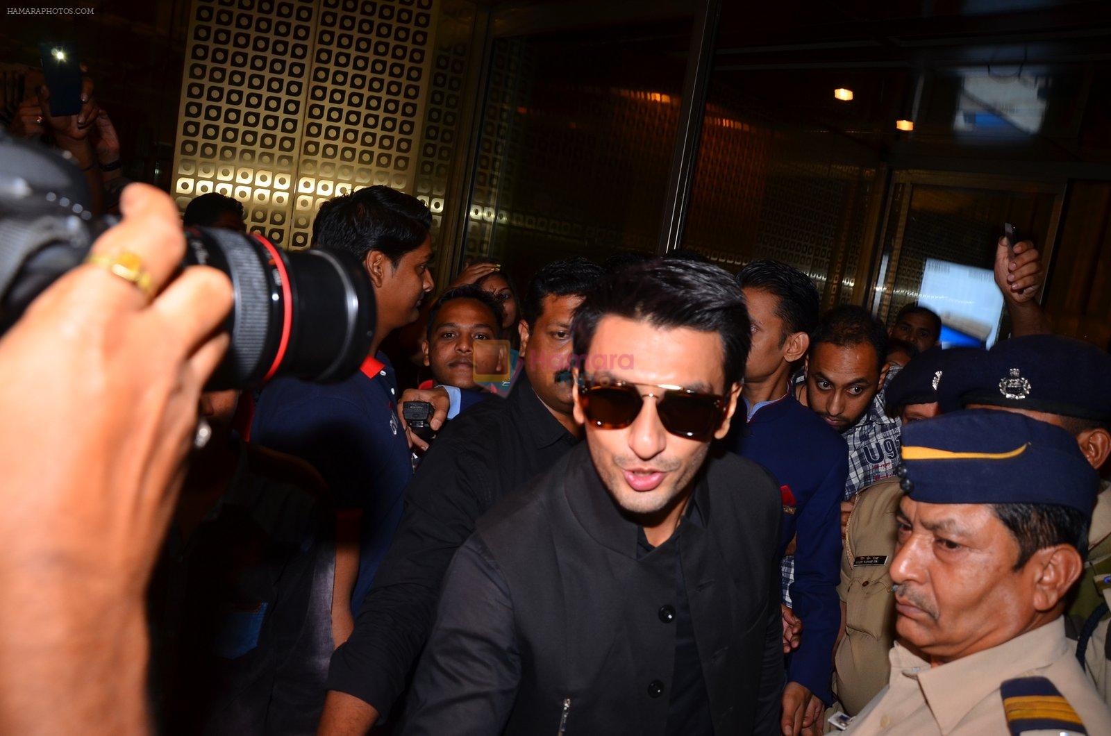 Ranveer Singh leave for TOIFA on 16th March 2016