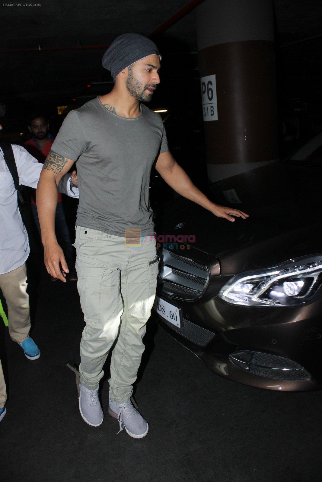 Varun Dhawan snapped at airport on 19th March 2016
