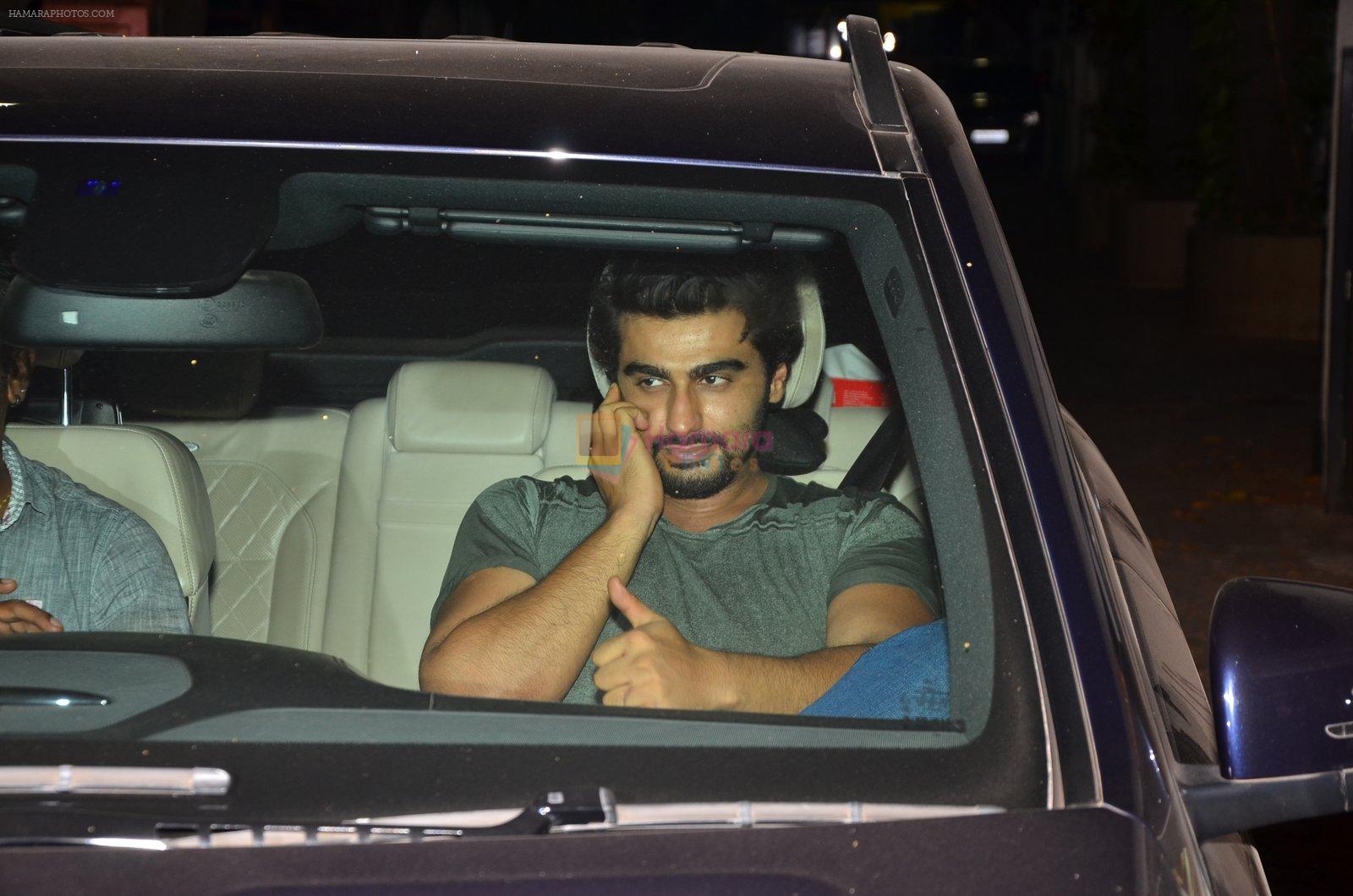 Arjun kapoor snapped on 19th March 2016