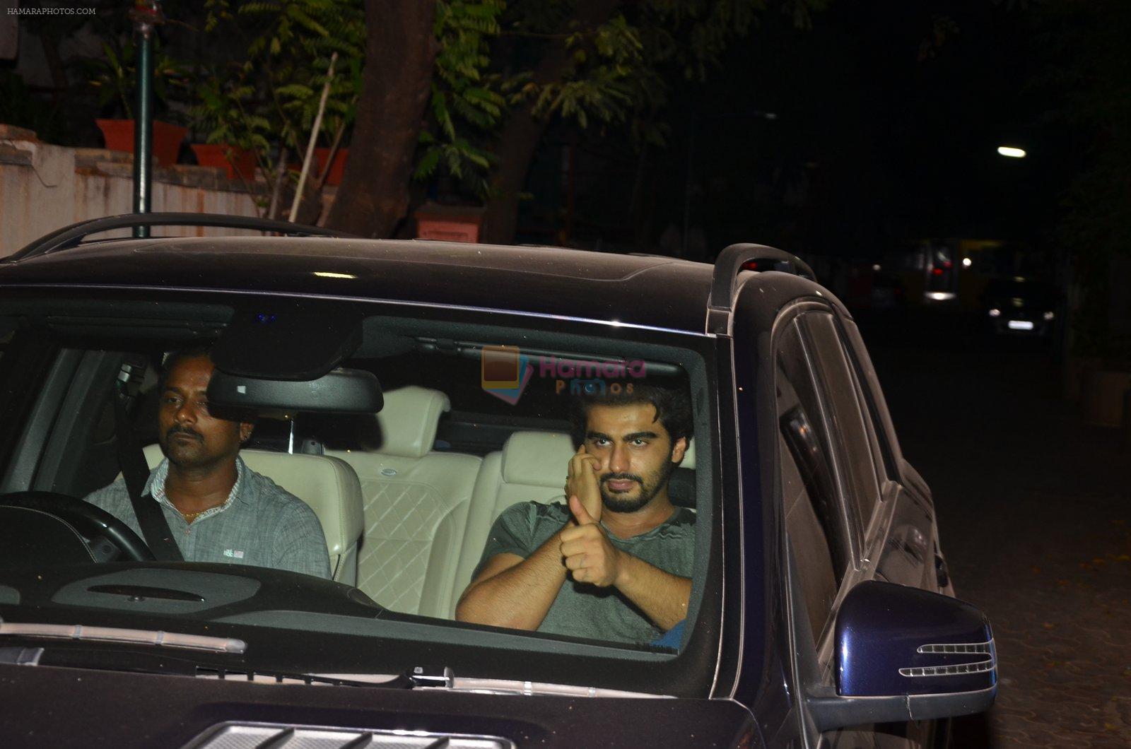Arjun kapoor snapped on 19th March 2016