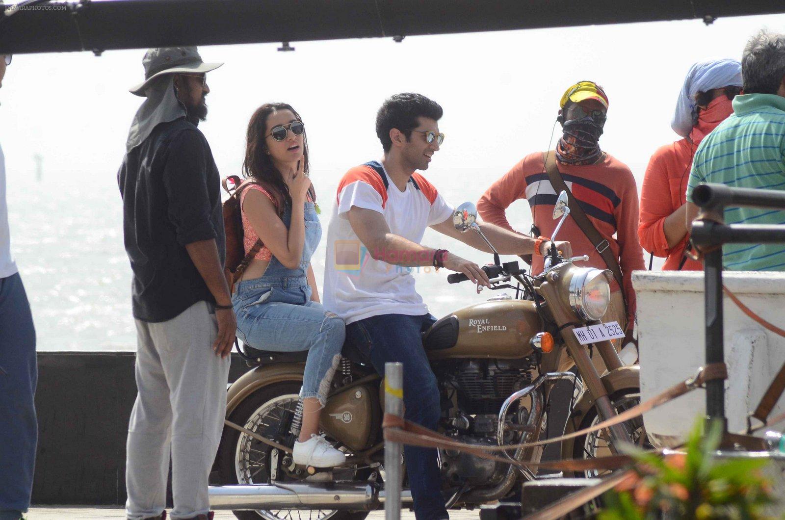 Shraddha Kapoor and Aditya Roy Kapoor snapped on location of their film on streets of Mumbai on 19th March 2016