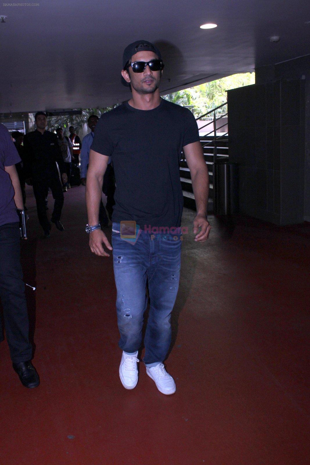 Sushant Singh Rajput snapped at airport on 20th March 2016