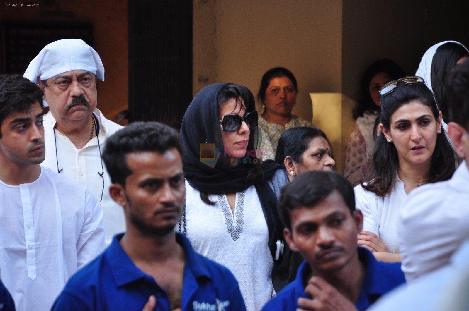 Pooja Bedi at Dara Singhs wife's funeral on 22nd March 2016