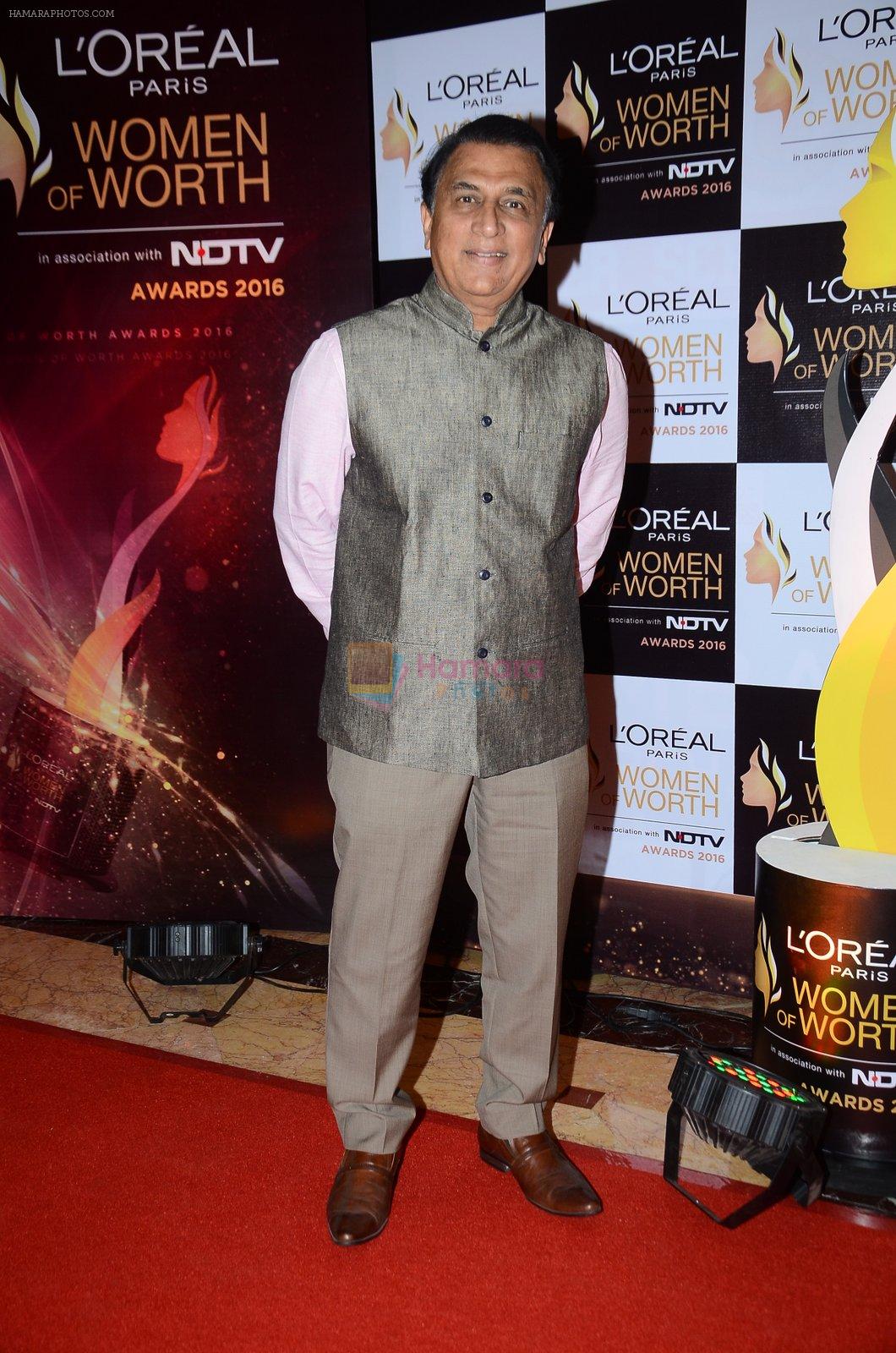 Sunil Gavaskar at NDTV Loreal Women of Worth Awards on 28th March 2016