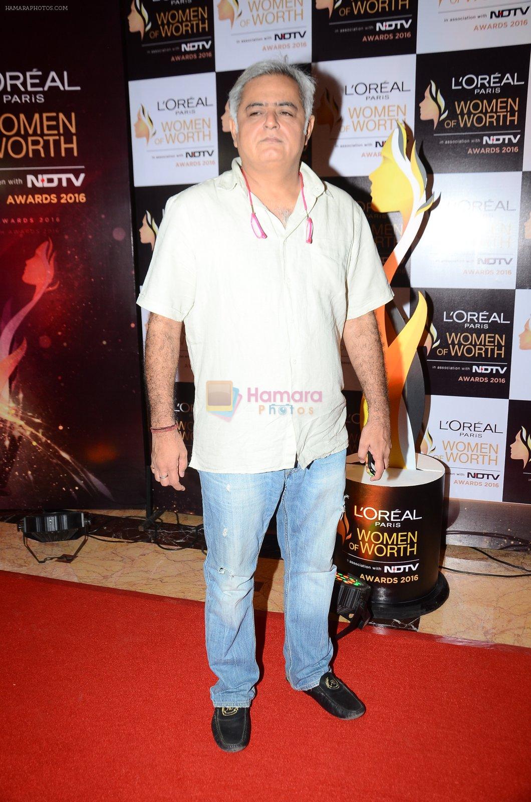 Hansal Mehta at NDTV Loreal Women of Worth Awards on 28th March 2016