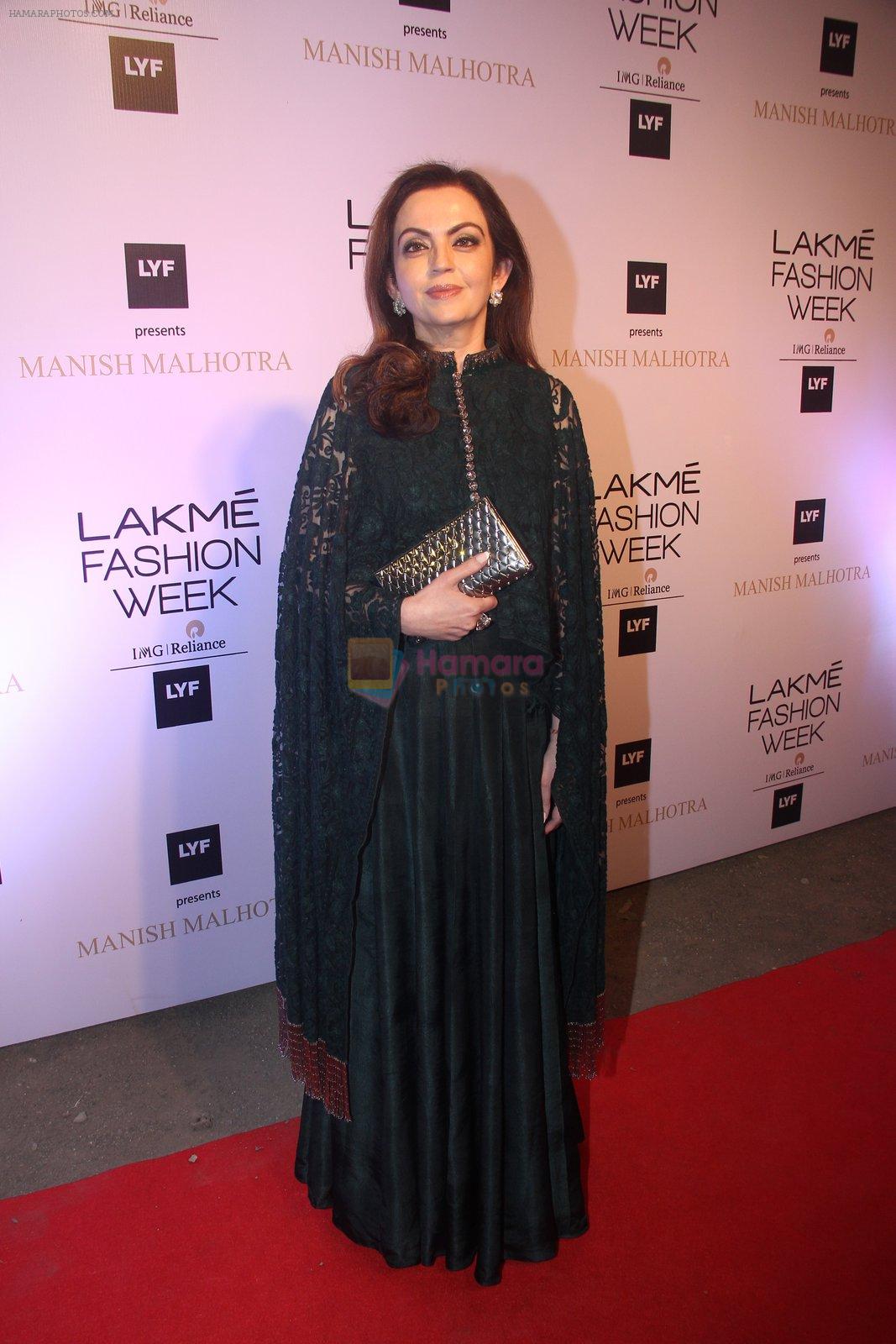 Nita Ambani at Manish malhotra lakme red carpet on 29th March 2016