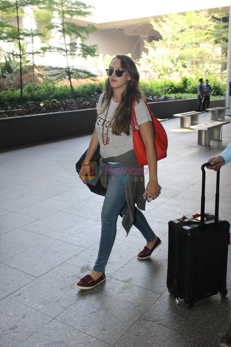 Hazel Keech snapped at airport on 29th March 2016