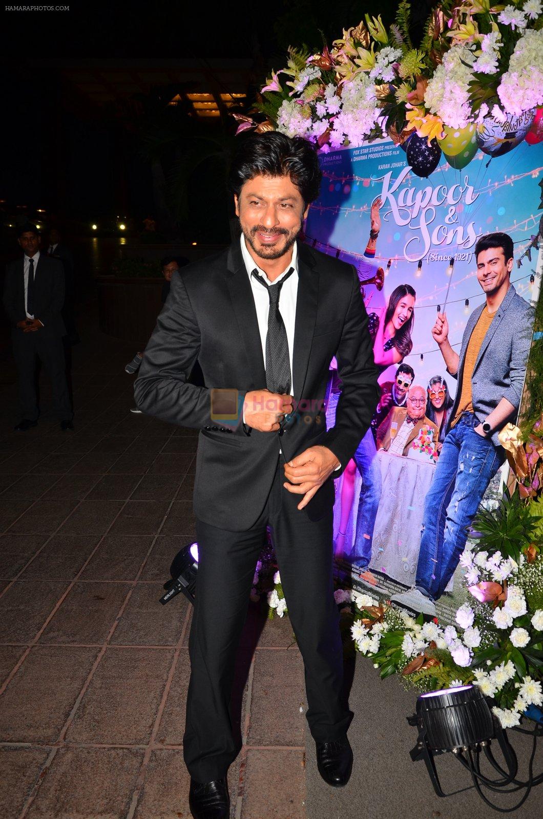 Shahrukh Khan at Kapoor n Sons success bash on 3rd April 2016