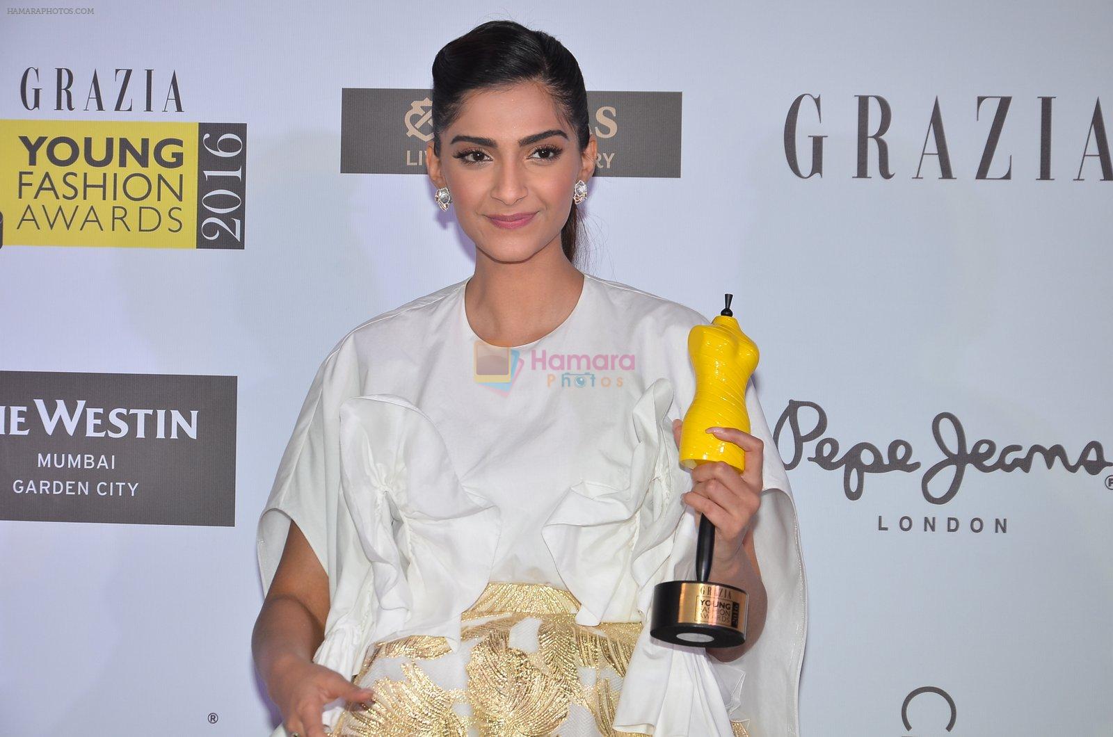 Sonam Kapoor at Grazia Young Fashion Awards 2016 Red Carpet on 7th April 2016