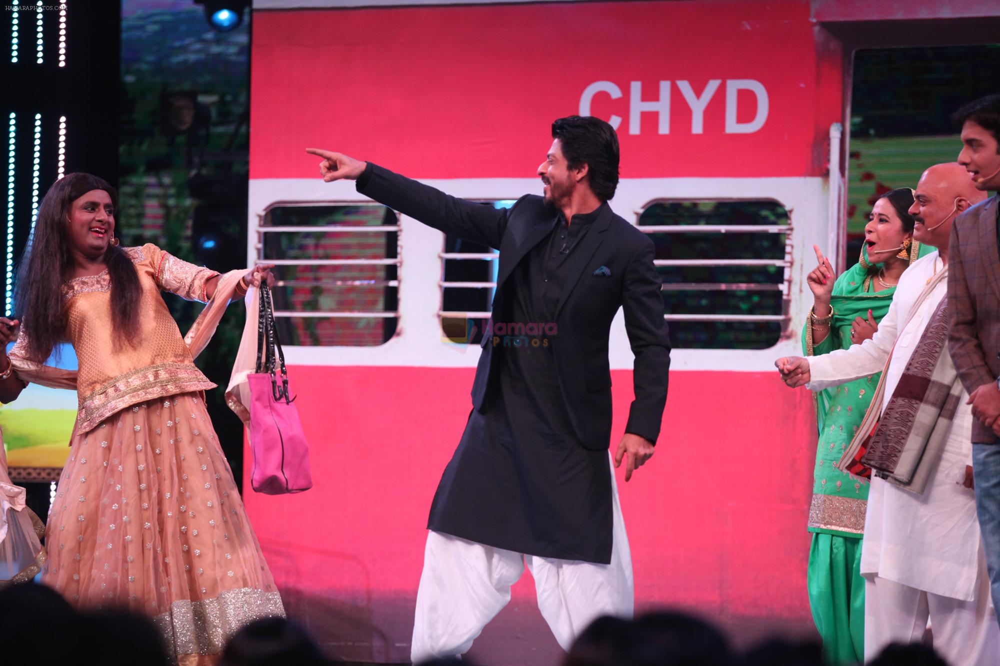 Shahrukh Khan at Marathi event Chala Hawa Yeu Dya on 9th April 2016