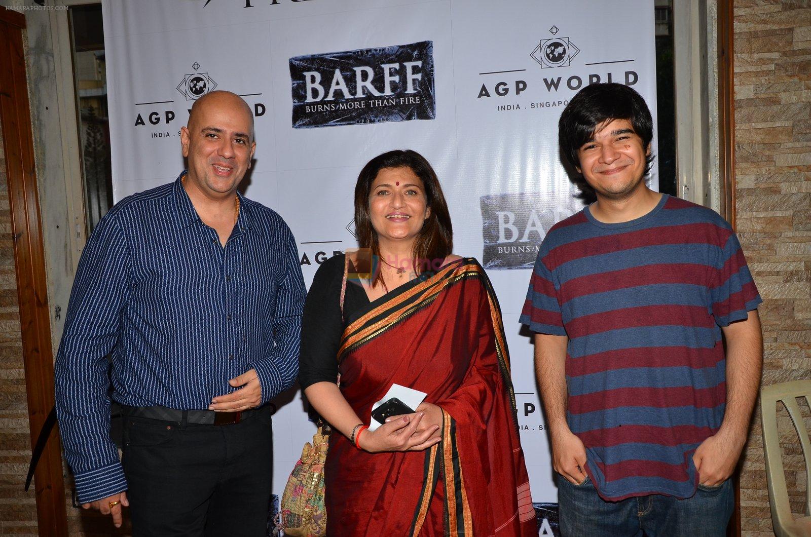 Sarika, Vivaan Shah at AGP play Barff by Saurabh Shukla on 17th April 2016
