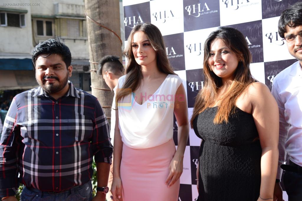 Evelyn Sharma at La Hair Affaire Celebrates its grand Opening in Chembur on 2nd May 2016