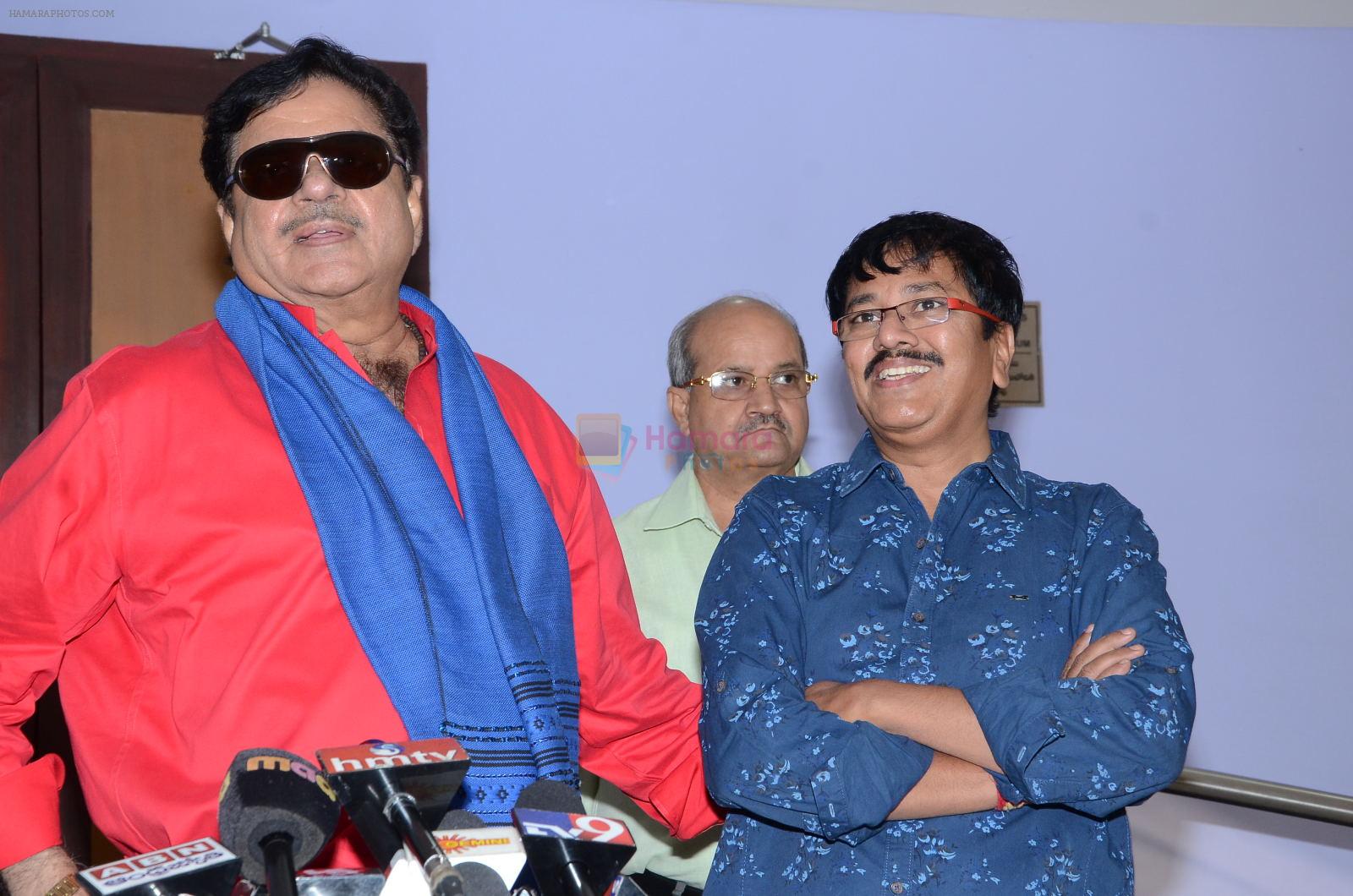 shatrughan sinha at garu press meet Eedo Rakam Aado Rakam on 9th May 2016