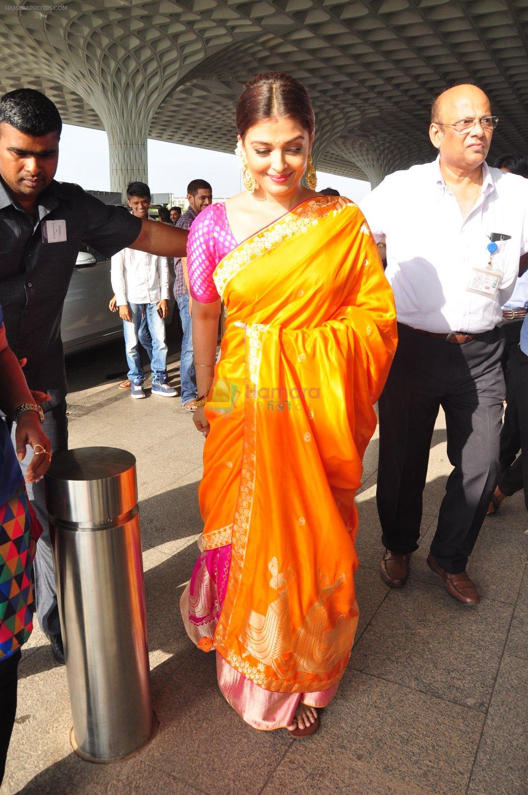 Aishwarya Rai snapped at airport on 9th May 2016