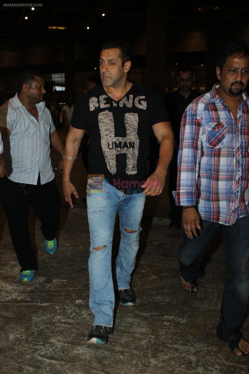 Salman Khan snapped at airport on 11th May 2016