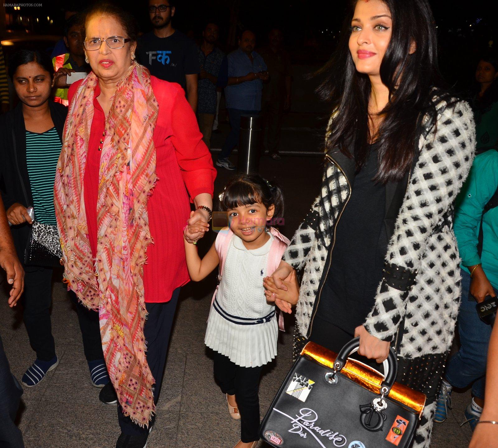 Aishwarya Rai Bachchan leaves for Cannes on 12th May 2016