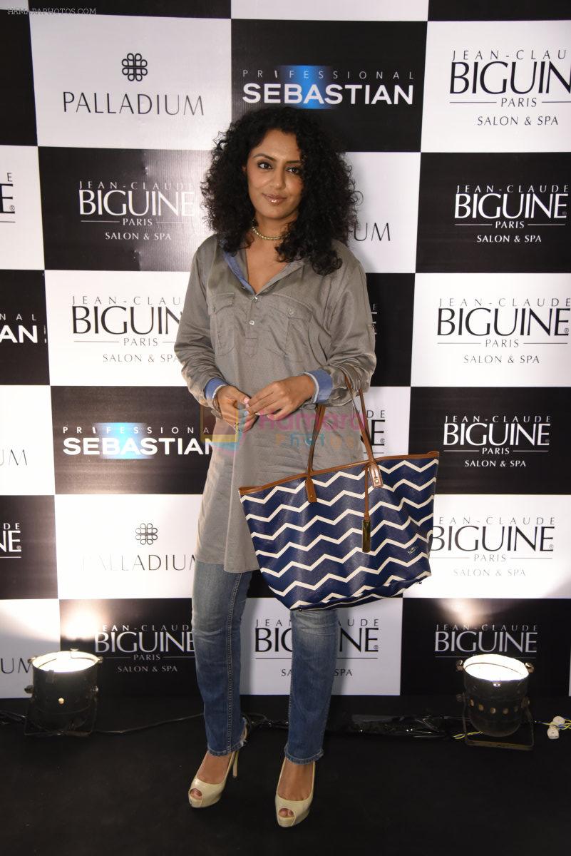 Parveen Dusanj at JCB show in Mumbai on 12th May 2016