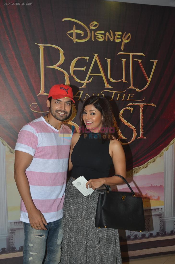 Gurmeet Chaudhary, Debina Banerjee at Beauty and Beast screening in Mumbai on 15th May 2016