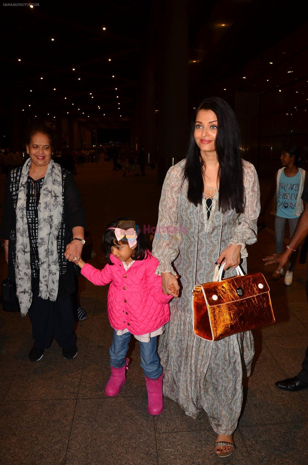 Aishwarya Rai Bachchan at airport as she returns from Cannes on 16th May 2016