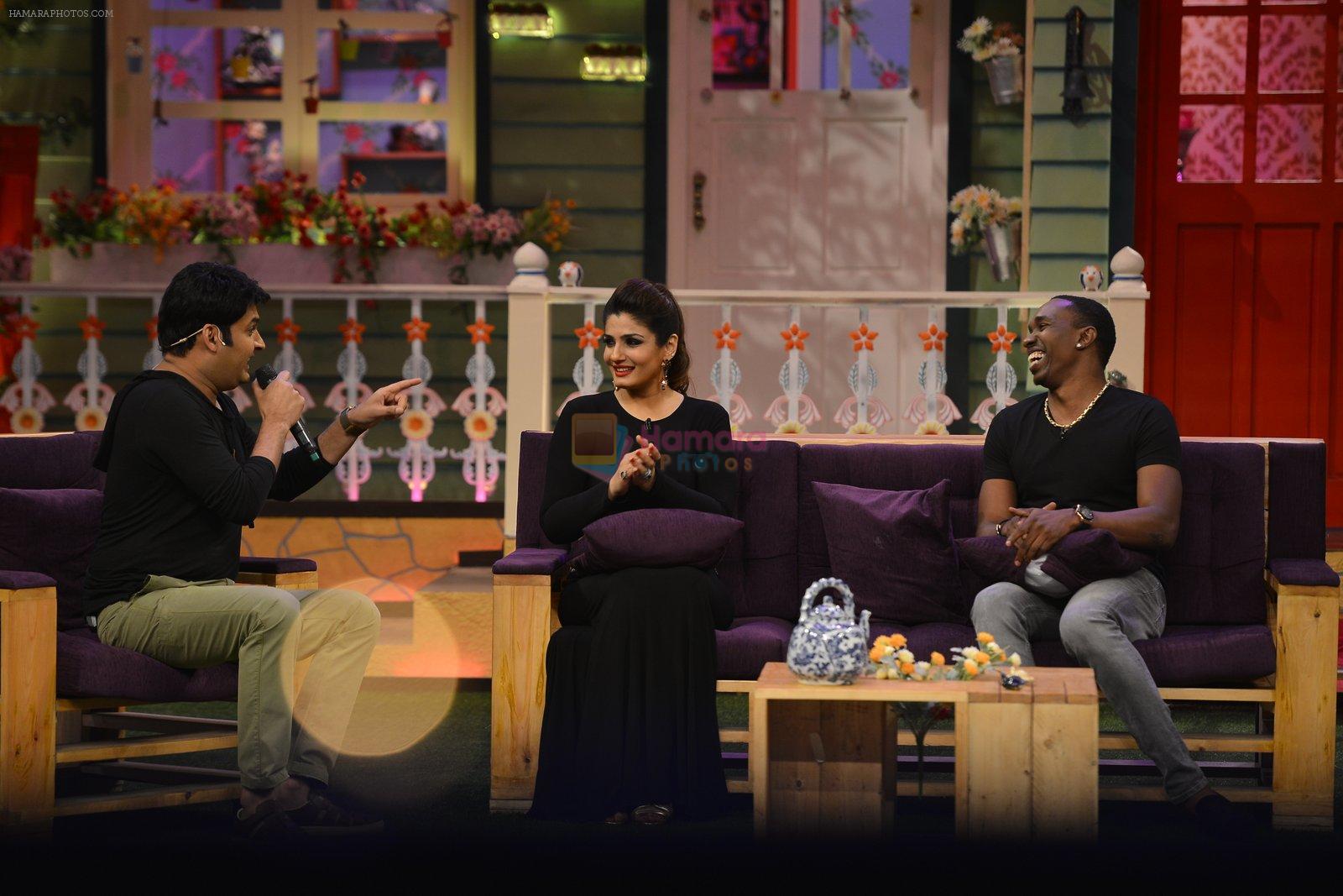 Raveena Tandon, Dwayne Bravo on the sets of Sony Entertainment Television's The Kapil Sharma on 16th May 2016