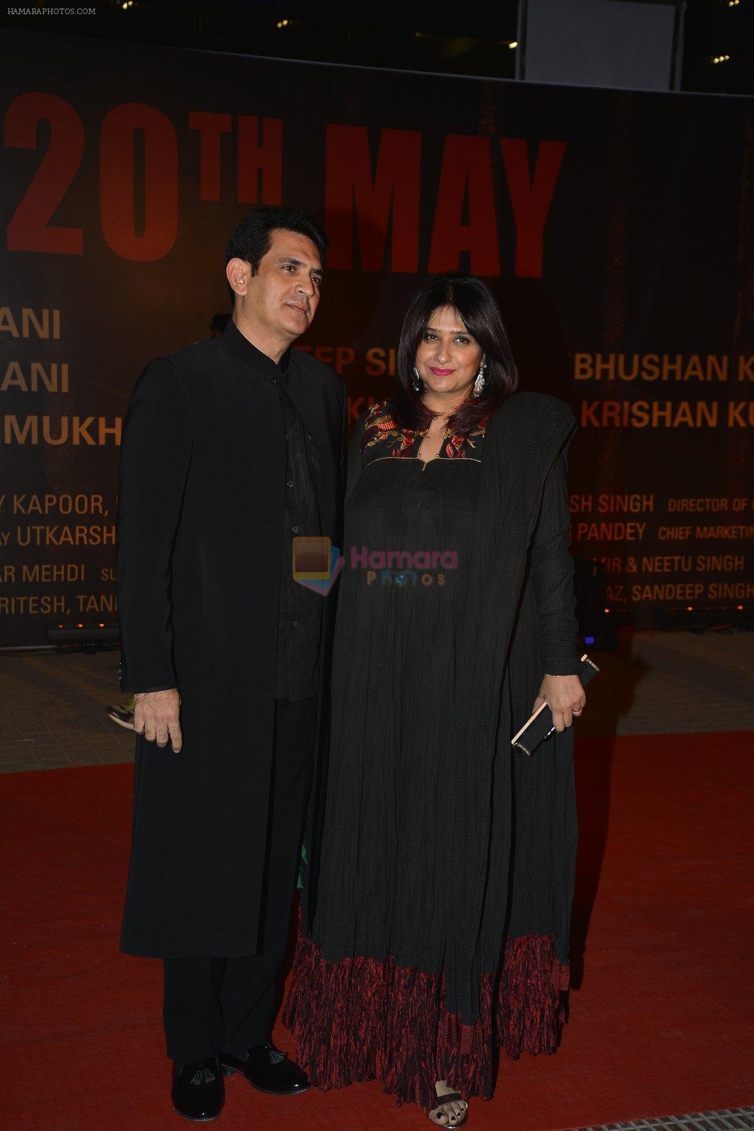Omung Kumar at Sarbjit Premiere in Mumbai on 18th May 2016