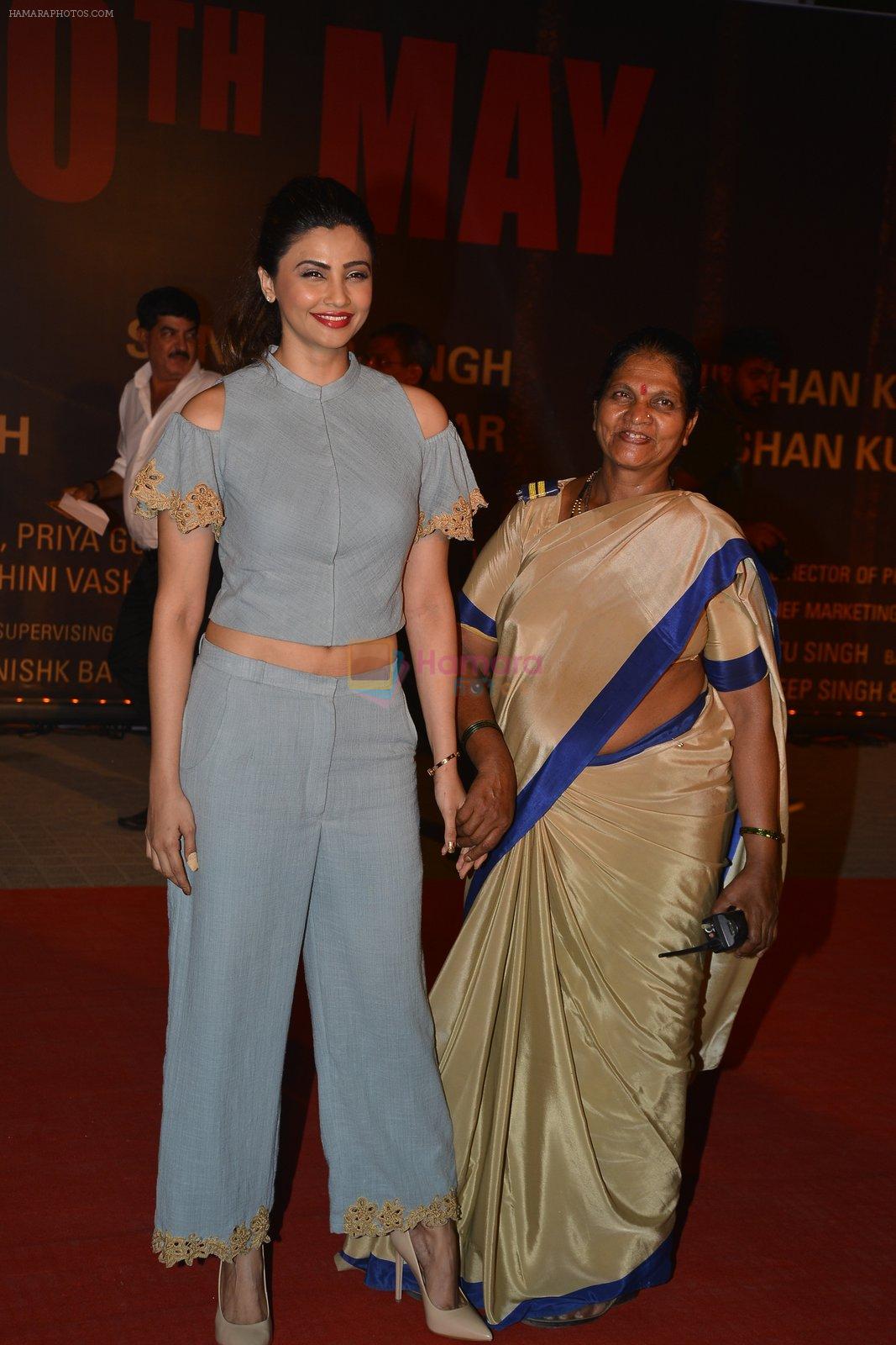 Daisy Shah at Sarbjit Premiere in Mumbai on 18th May 2016