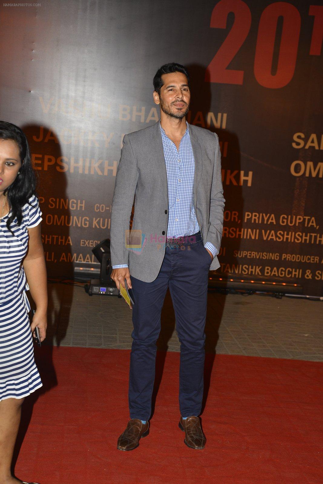 Dino Morea at Sarbjit Premiere in Mumbai on 18th May 2016