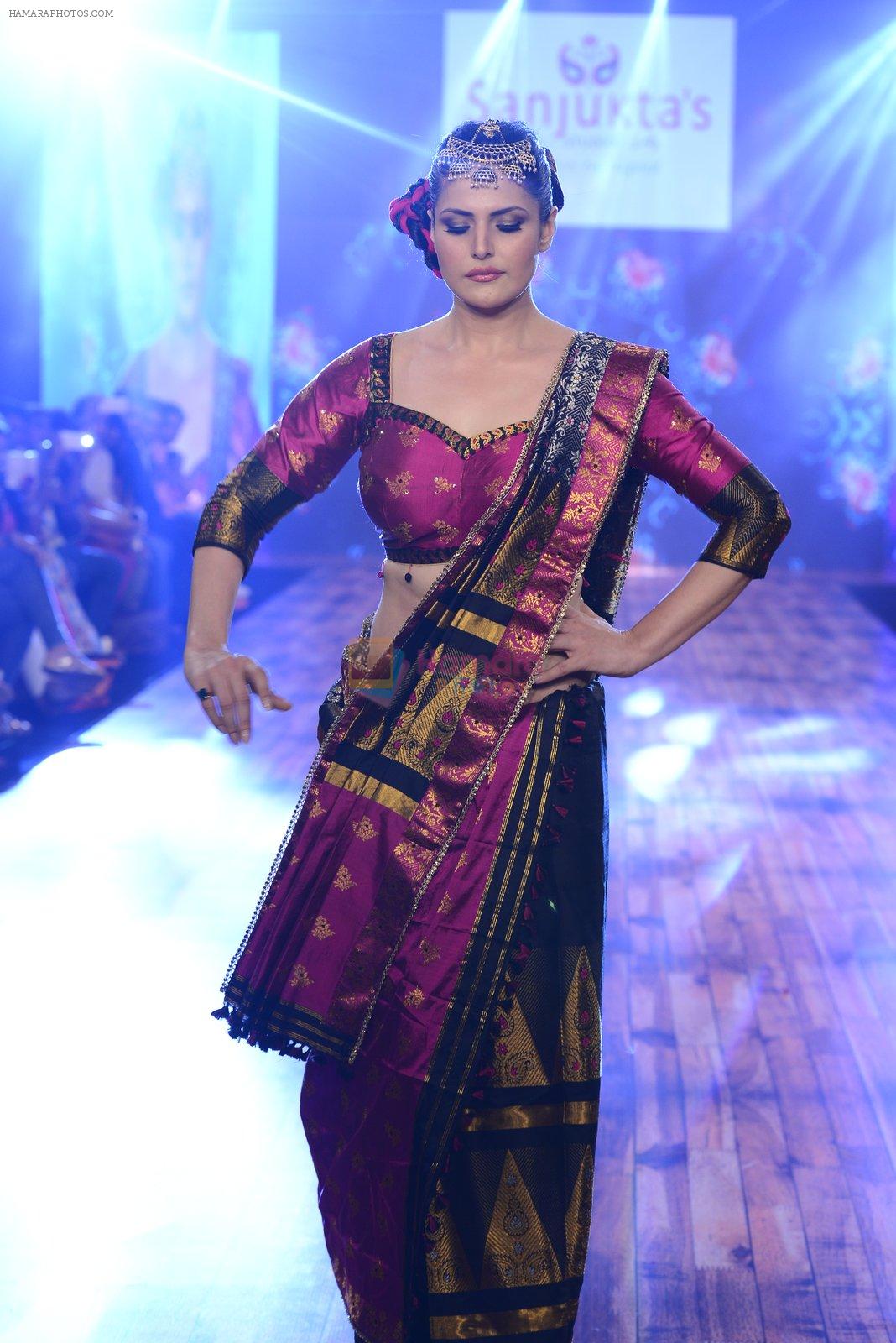 Zarine Khan walks for India Beach Fashion Week for designer Sanjukta Dutta on 21st May 2016