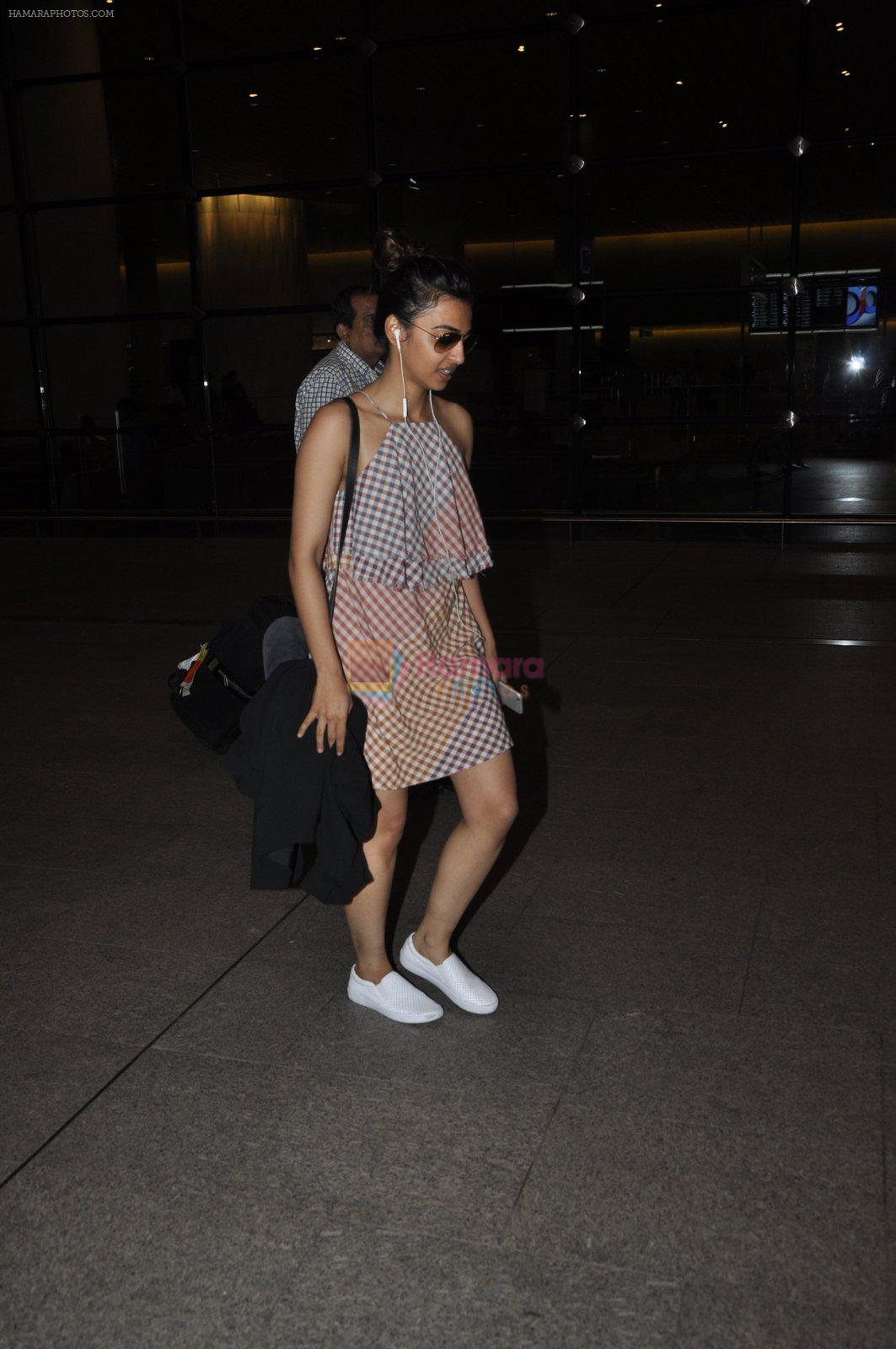 Radhika Apte snapped at airport on 24th May 2016