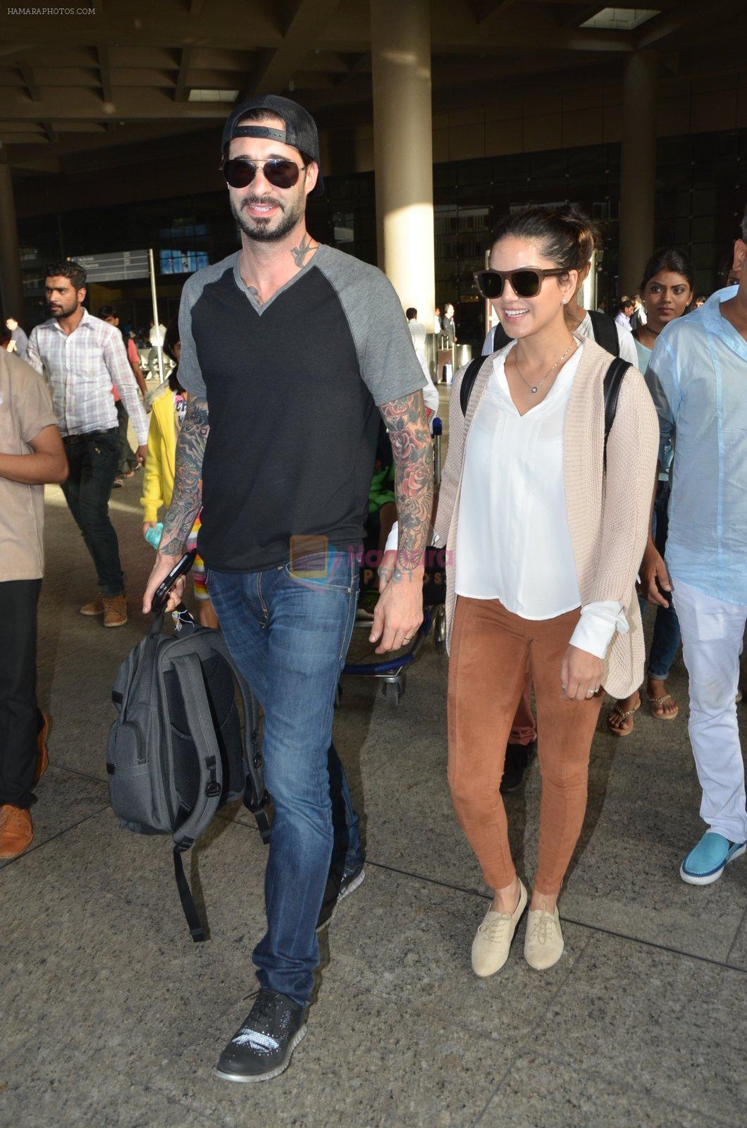 Sunny Leone snapped at airport on 29th May 2016