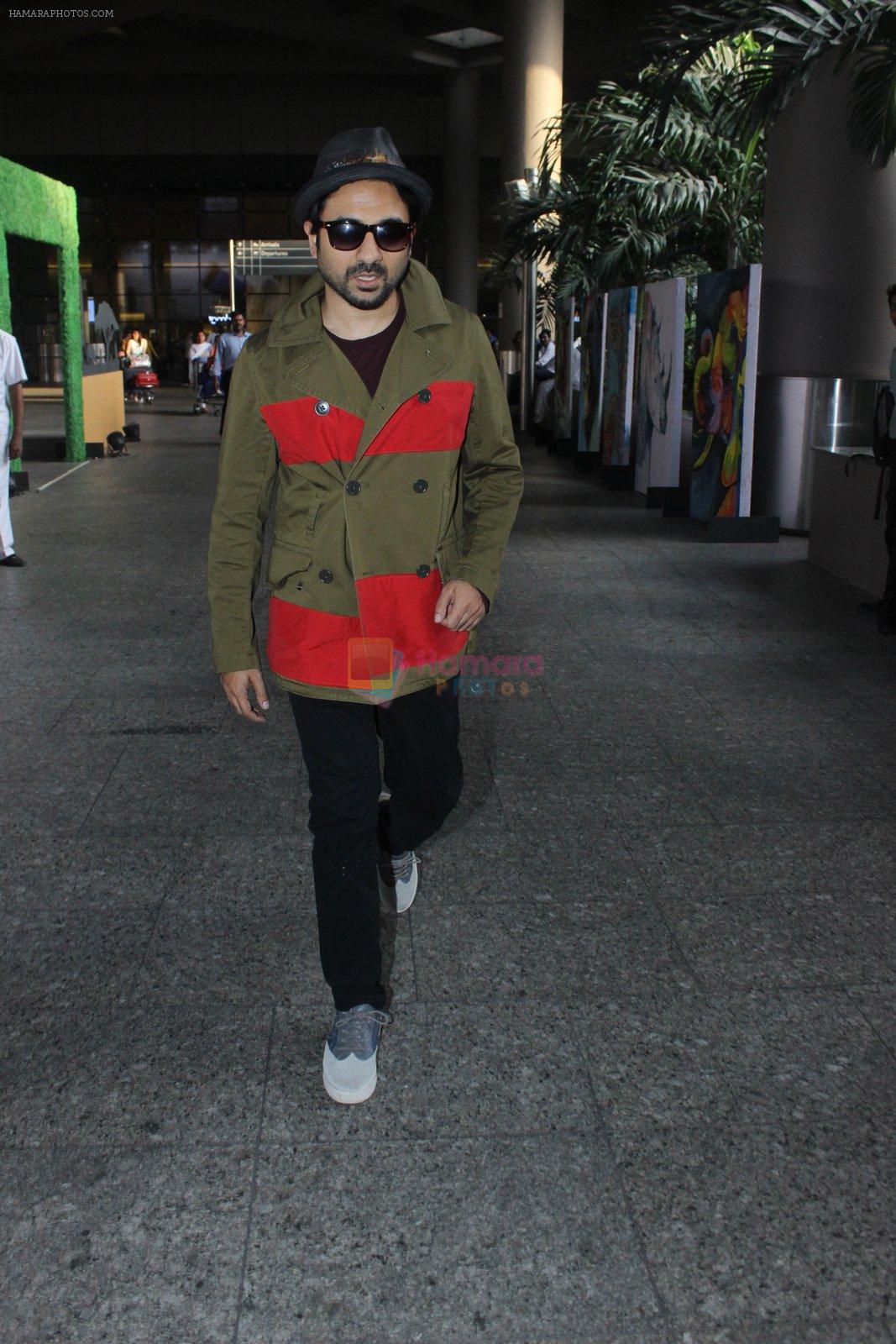 Ayushmann Khurrana snapped at the airport in Mumbai on 7th June 2016