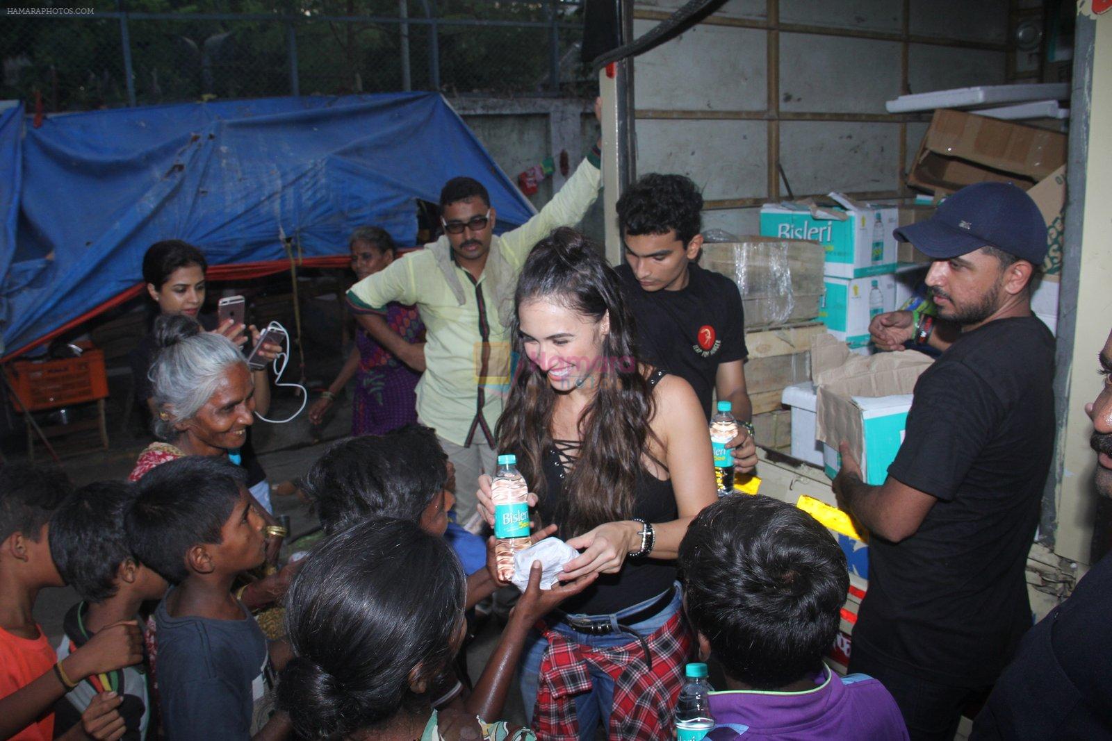 Lauren Gottlieb snapped interacting with street kids on 9th June 2016