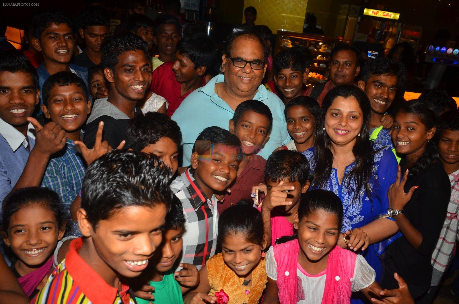 Satish Kaushik at Vatsalya screening on 9th June 2016